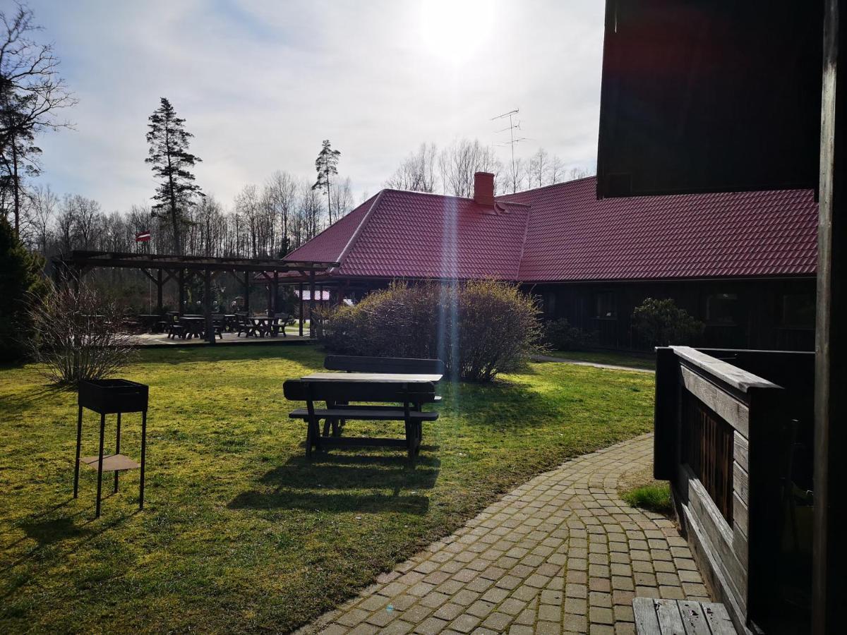 Viesu Nams Vecmuiza Tūja Exterior foto