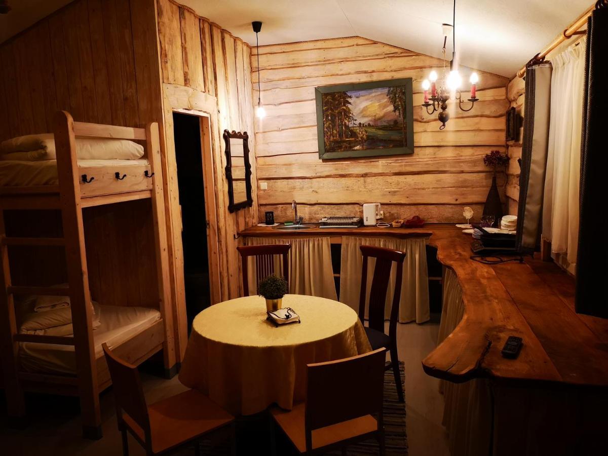 Viesu Nams Vecmuiza Tūja Exterior foto